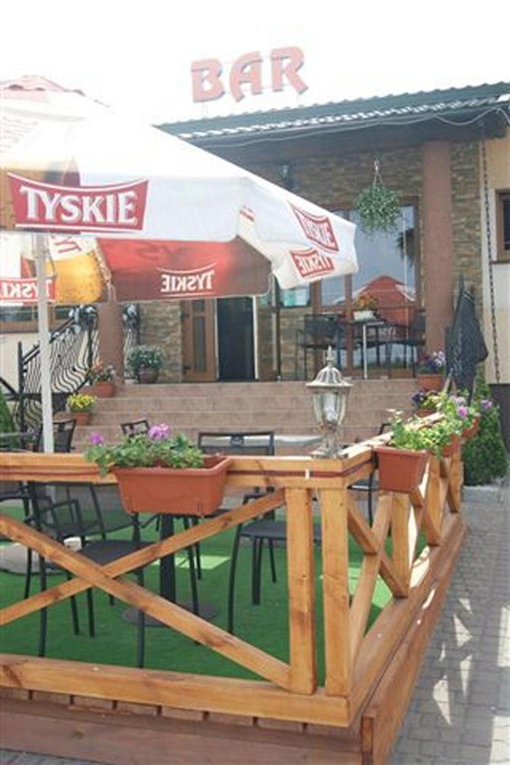 Pokoje Goscinne Gum-Bar Biskupice  Extérieur photo