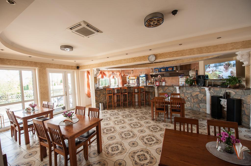 Pokoje Goscinne Gum-Bar Biskupice  Extérieur photo